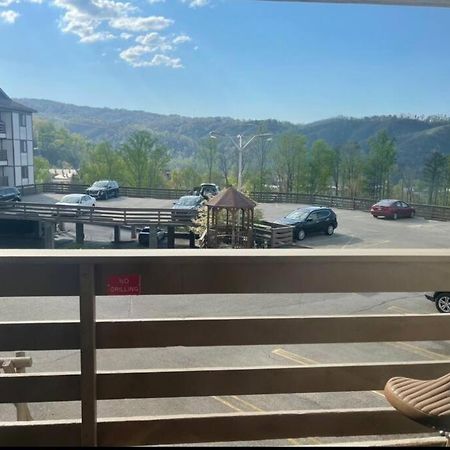 Relaxing Mountain Condo In Gatlinburg With City View ! Dış mekan fotoğraf
