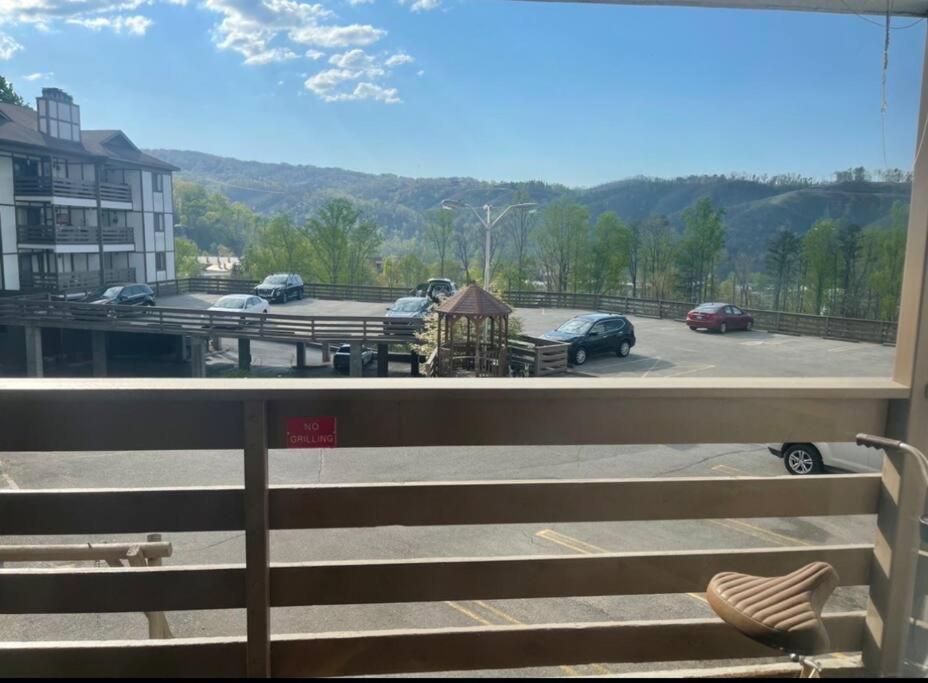 Relaxing Mountain Condo In Gatlinburg With City View ! Dış mekan fotoğraf